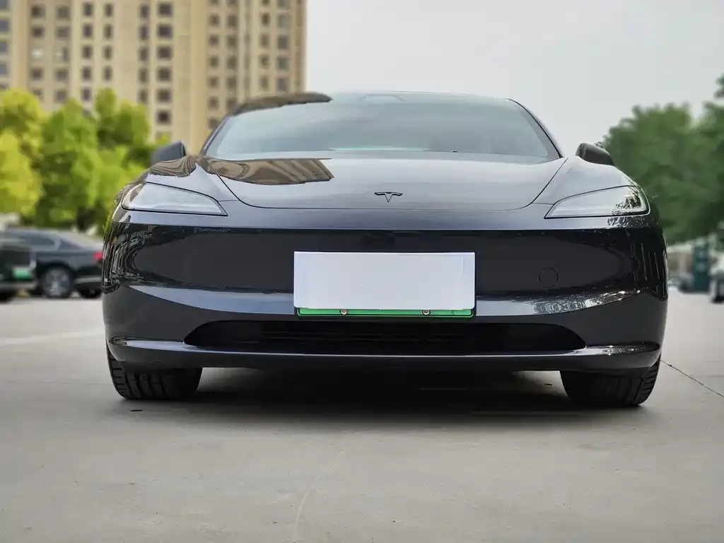Tesla Model 3 — фото 2