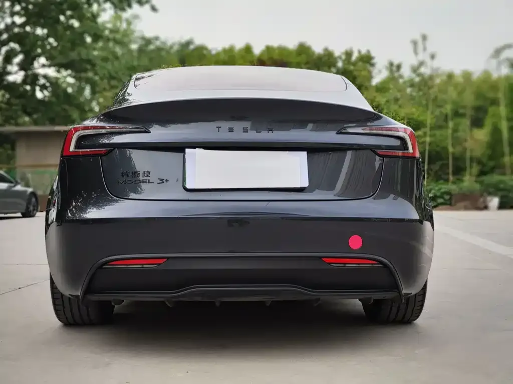 Tesla Model 3 — фото 5