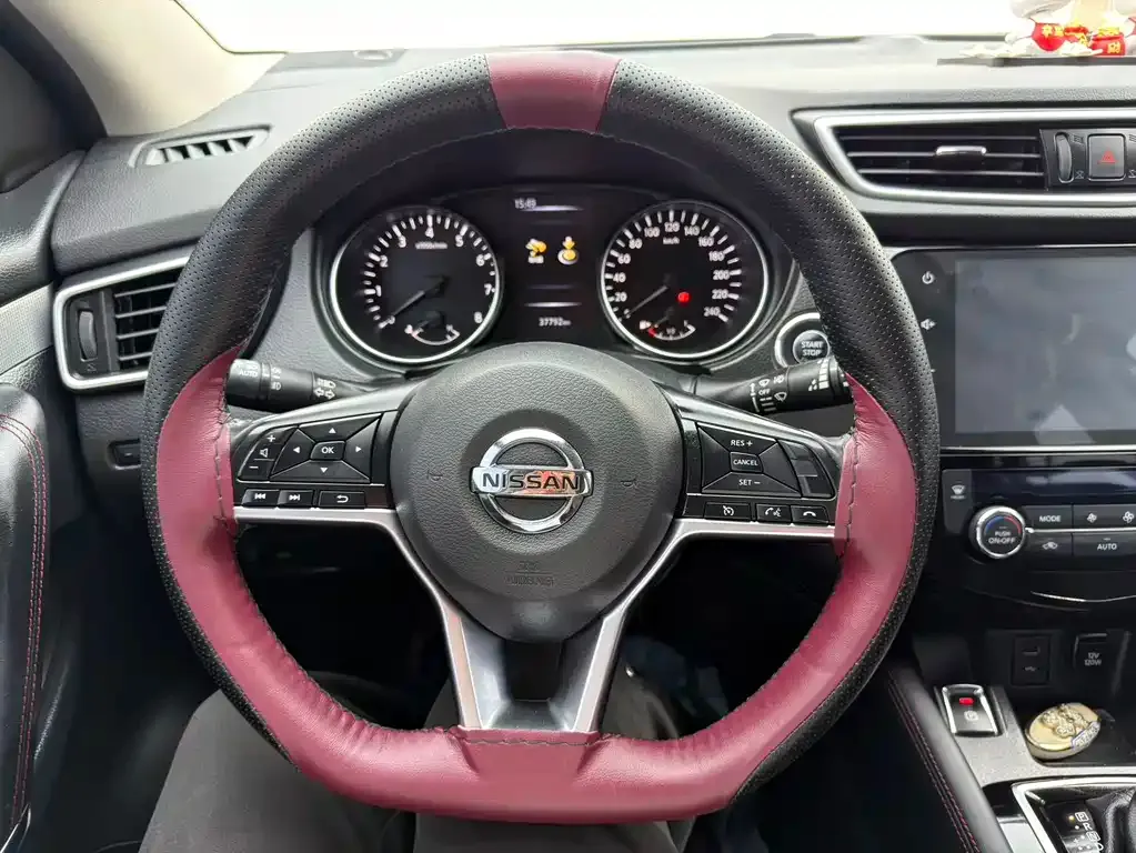 Nissan Qashqai — фото 10