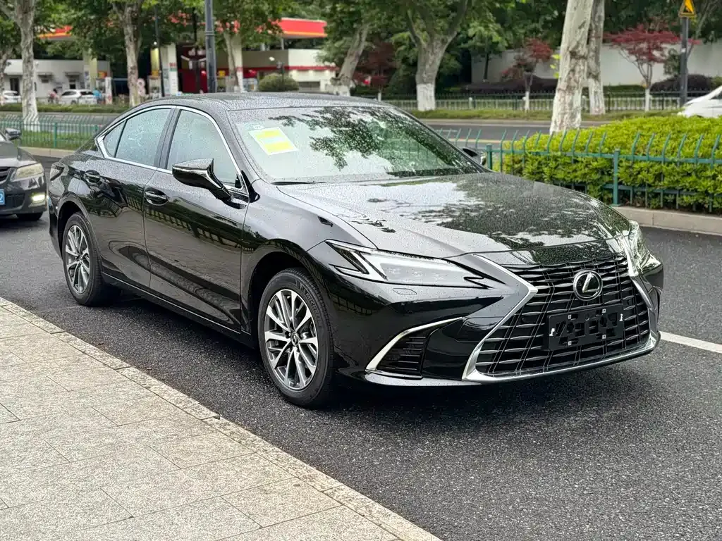 Lexus ES — фото 9