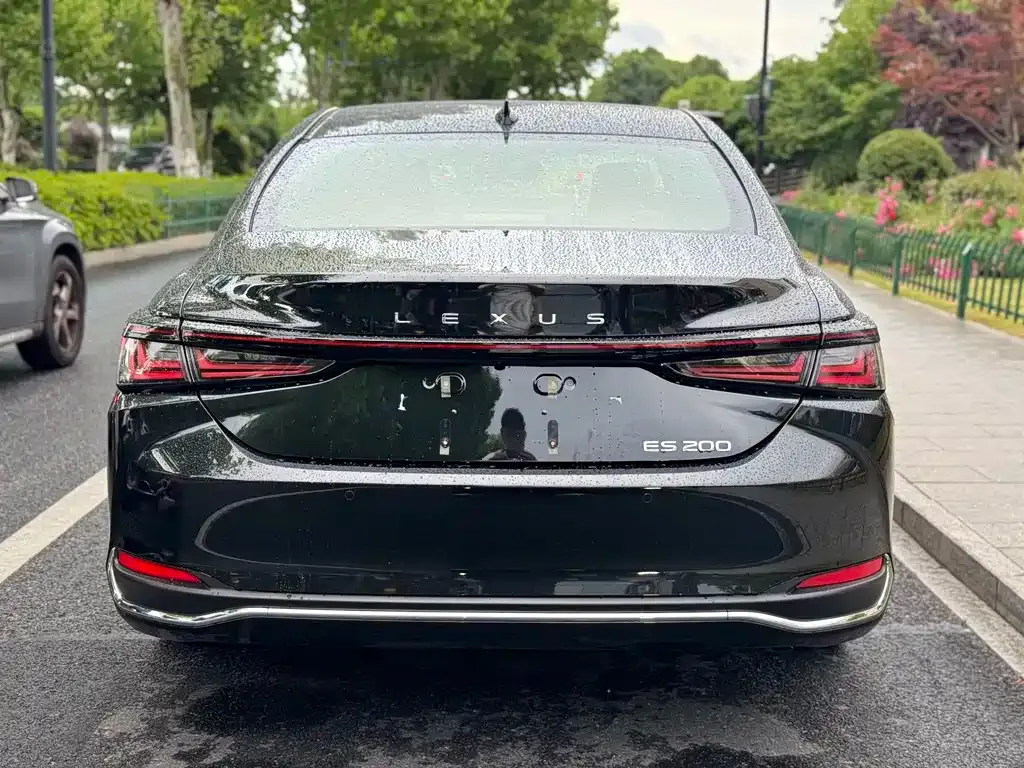 Lexus ES — фото 10