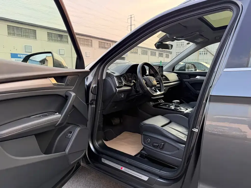 Audi Q5L 2021 из CN, фото 5