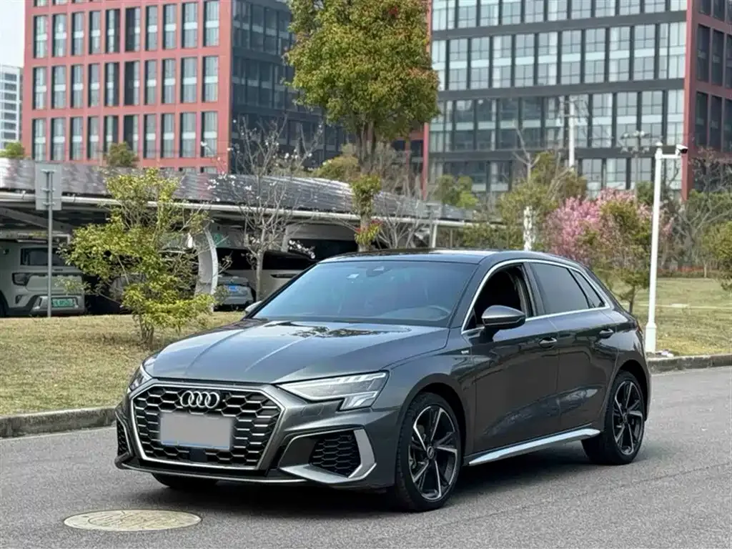 Audi A3 — фото 1