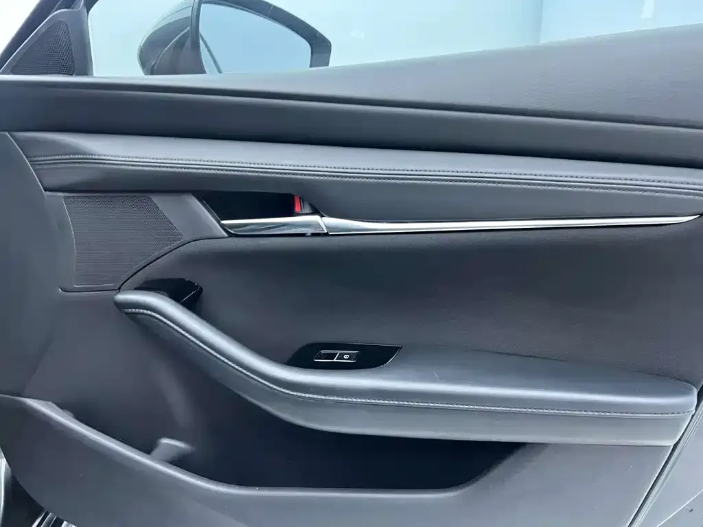 Mazda 3 Axela 2022 из CN, фото 2