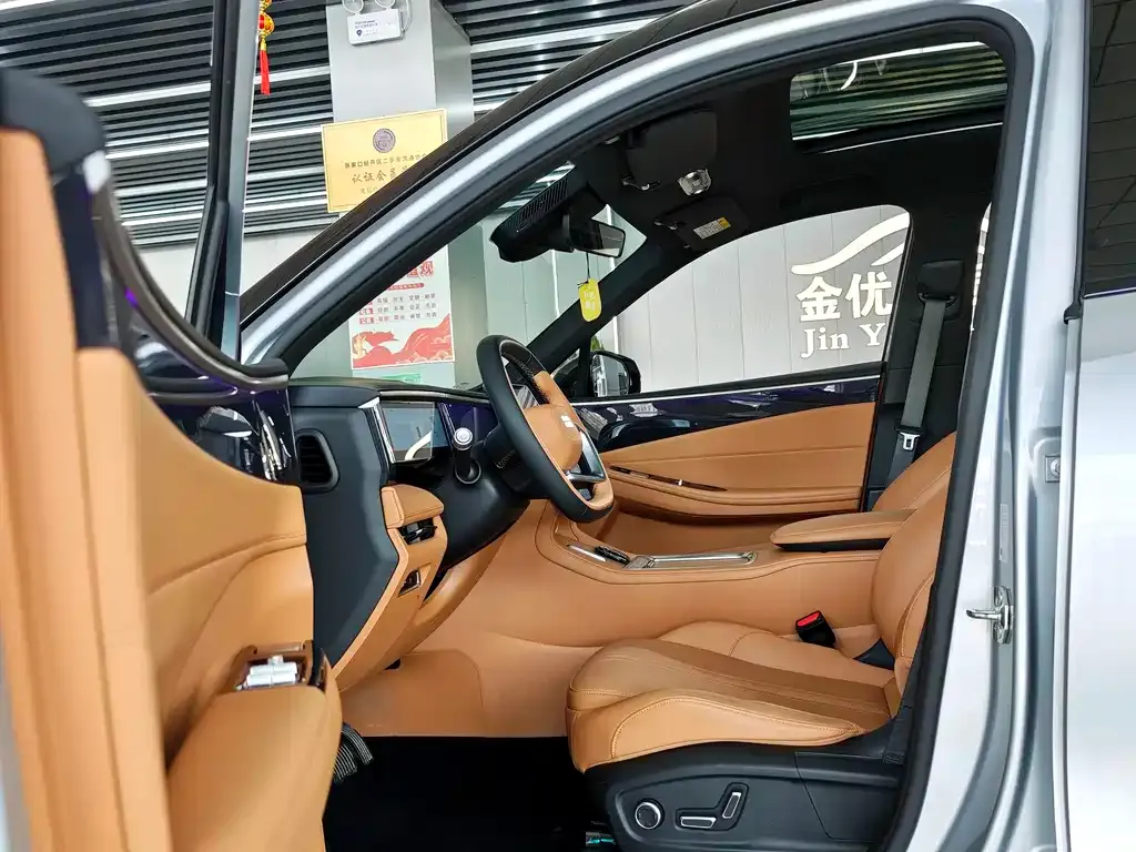 Geely Galaxy L7 — фото 8
