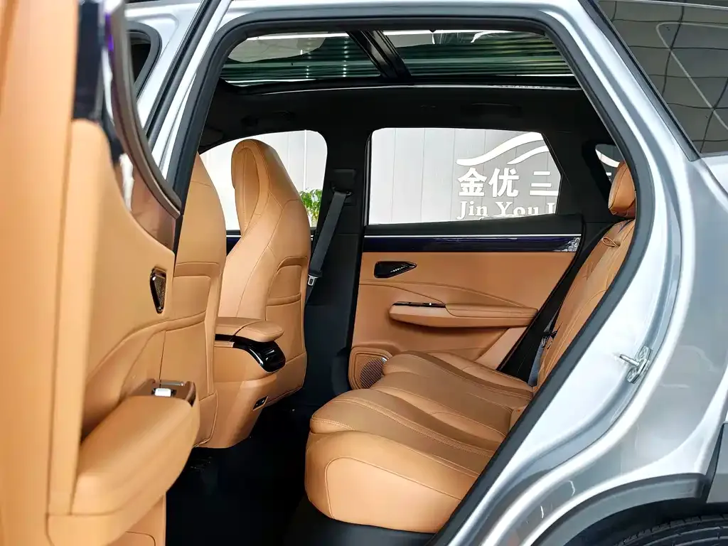 Geely Galaxy L7 — фото 6