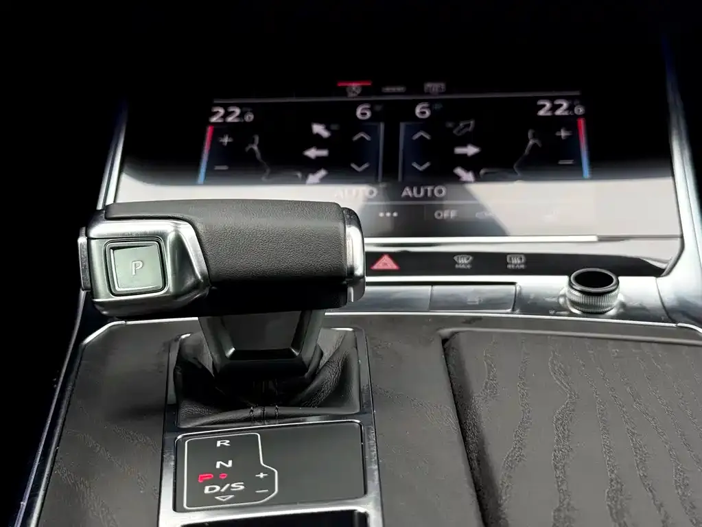 Audi A6L — фото 2