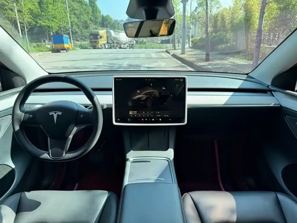Tesla Model Y 2024 из CN, фото 2