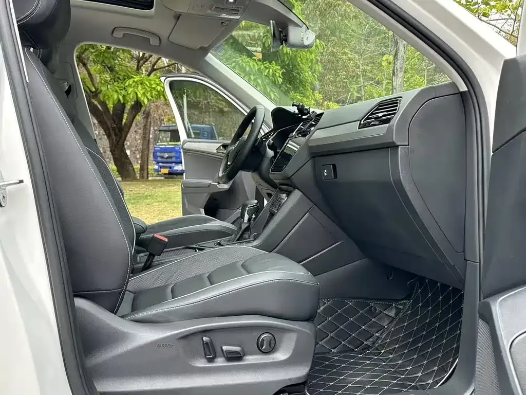 Volkswagen Tiguan L New Energy 2021 из CN, фото 2