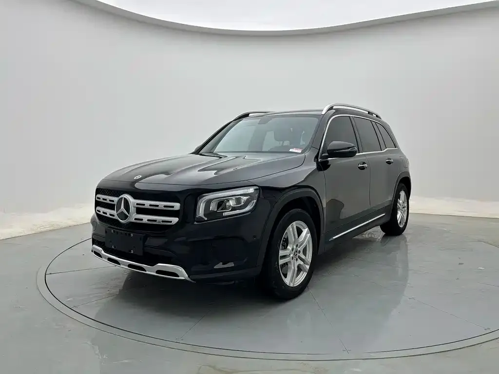 Mercedes-Benz GLB — фото 1