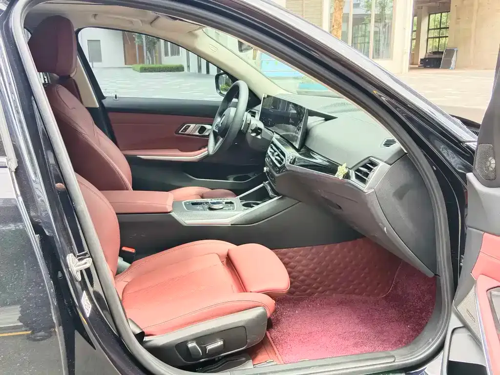 BMW 3 Series 2024 из CN, фото 8