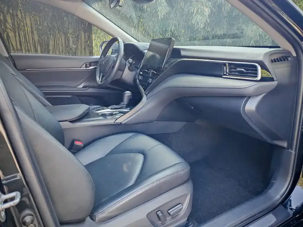 Toyota Camry 2023 из CN, фото 8