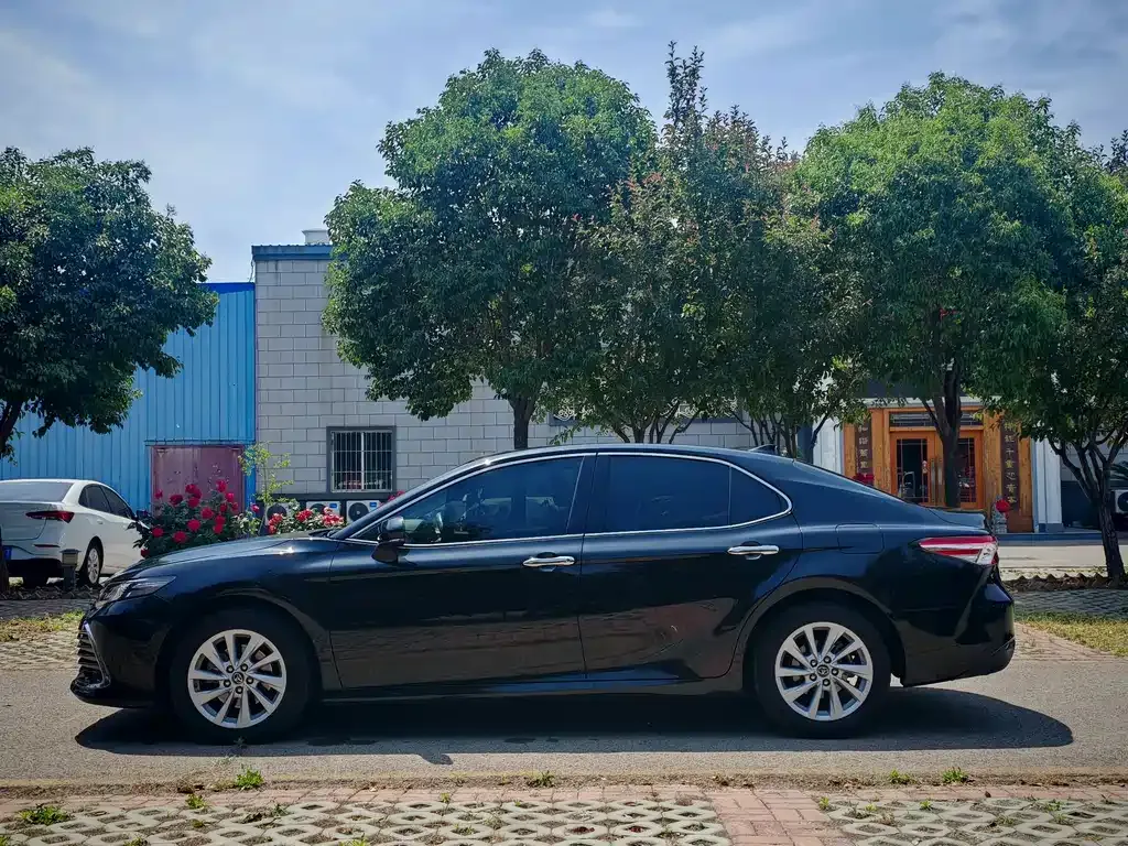 Toyota Camry 2023 из CN, фото 4