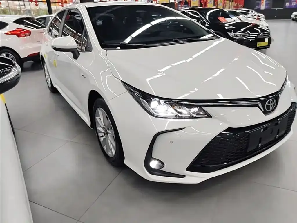 Toyota Corolla — фото 10