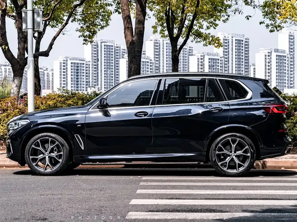 BMW X5 — фото 10