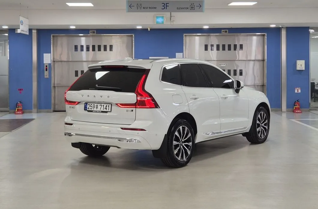 Volvo XC60 — фото 9