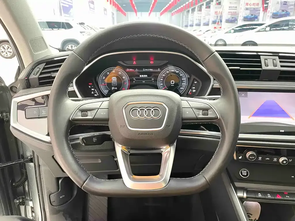 Audi Q3 — фото 5