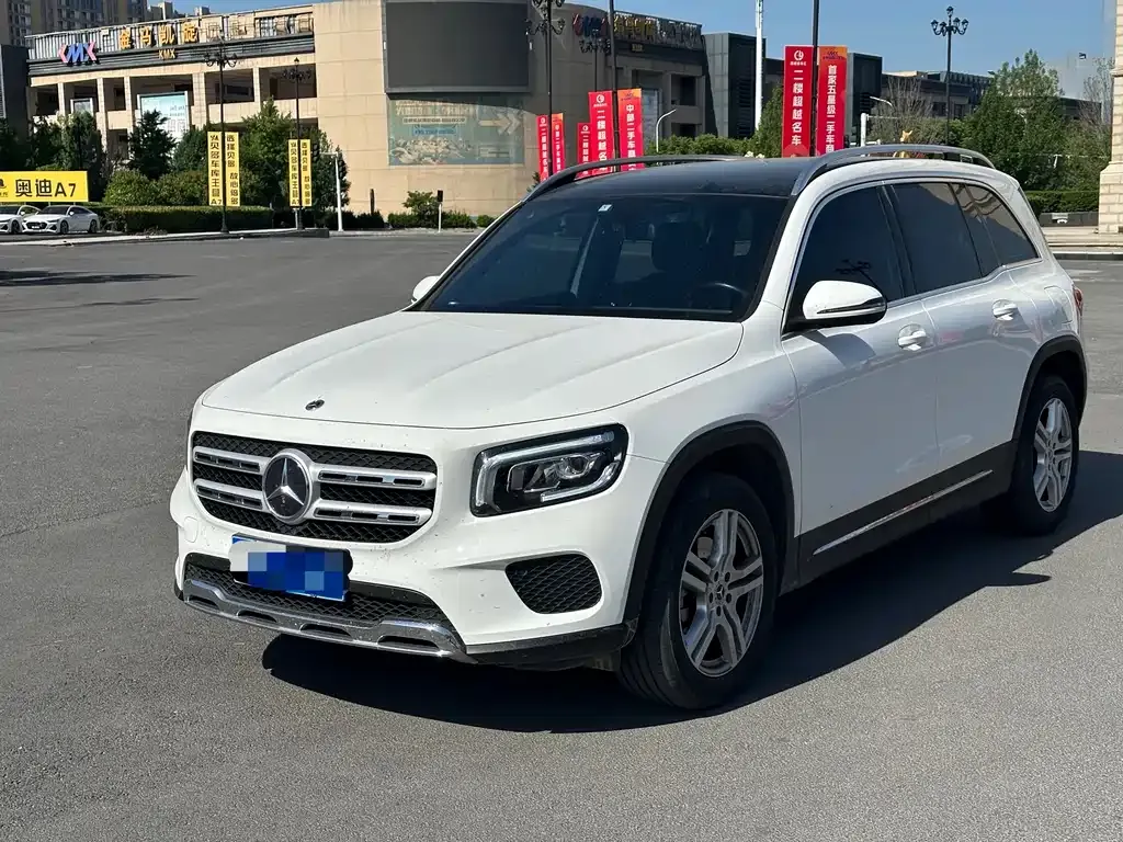 Mercedes-Benz GLB — фото 1
