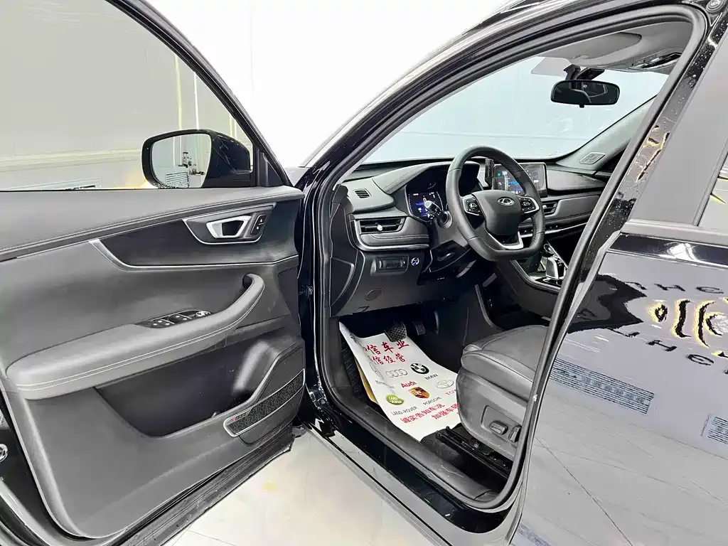 Chery Tiggo 8 — фото 4