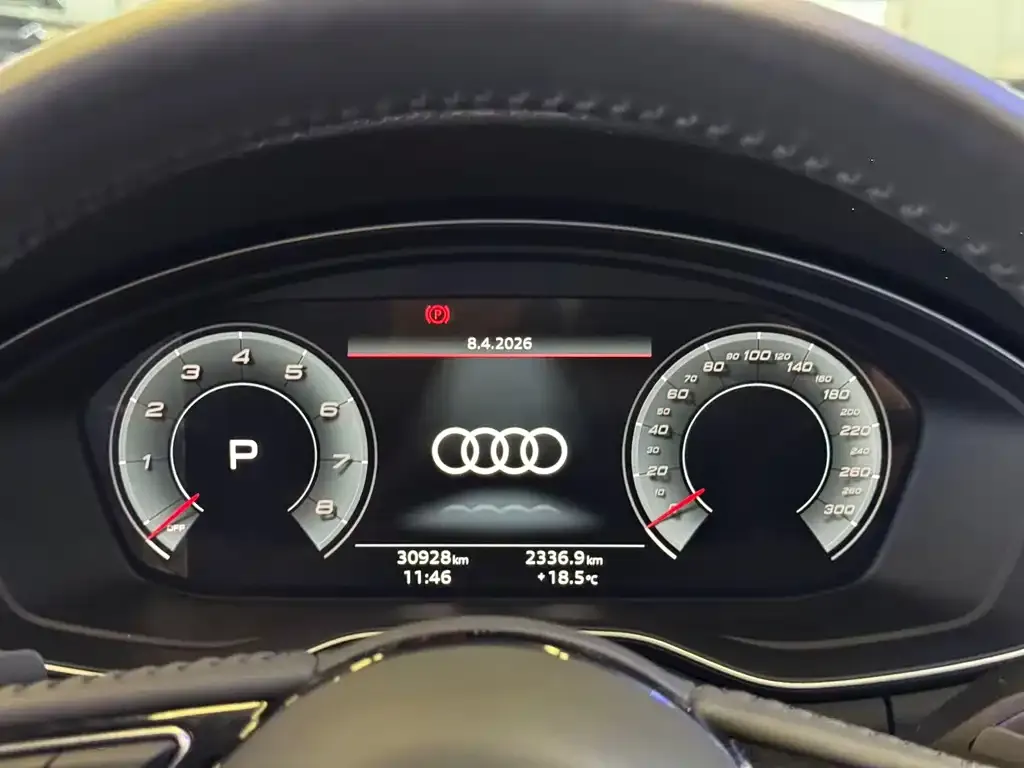 Audi A4L 2021 из CN, фото 2
