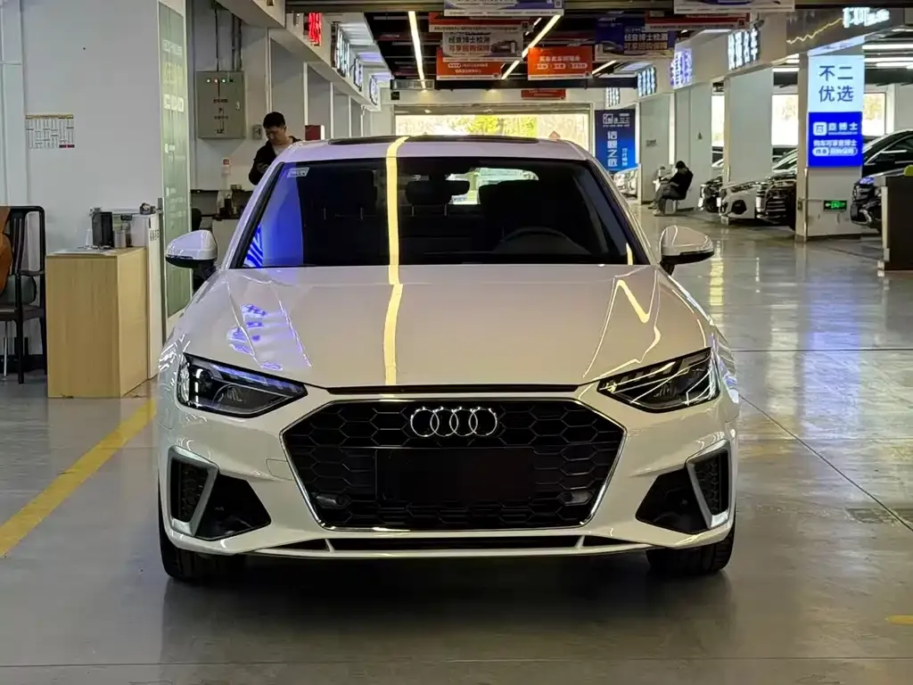 Audi A4L 2021 из CN, фото 7