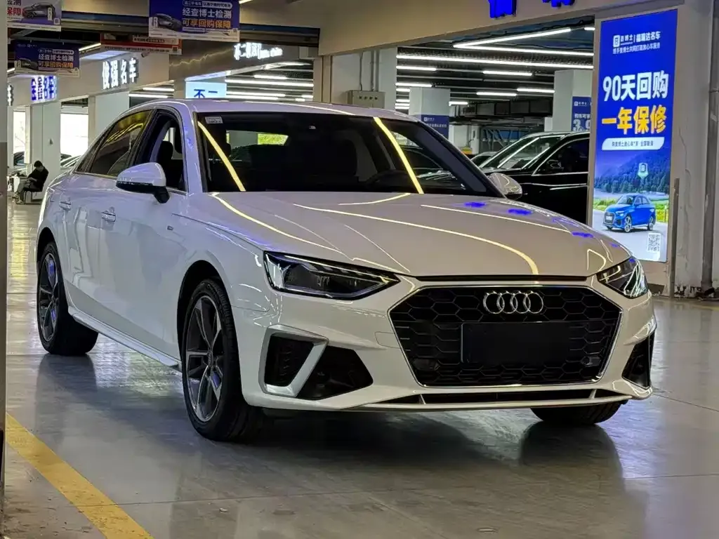 Audi A4L 2021 из CN, фото 8