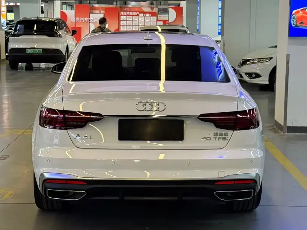 Audi A4L 2021 из CN, фото 5