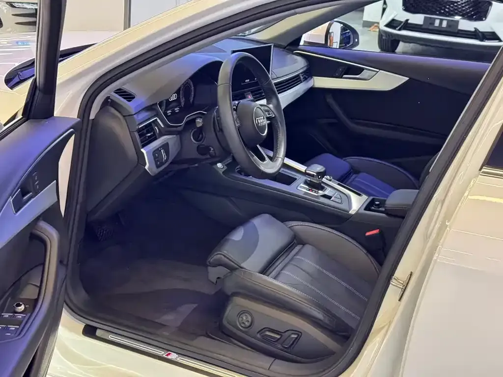 Audi A4L 2021 из CN, фото 6