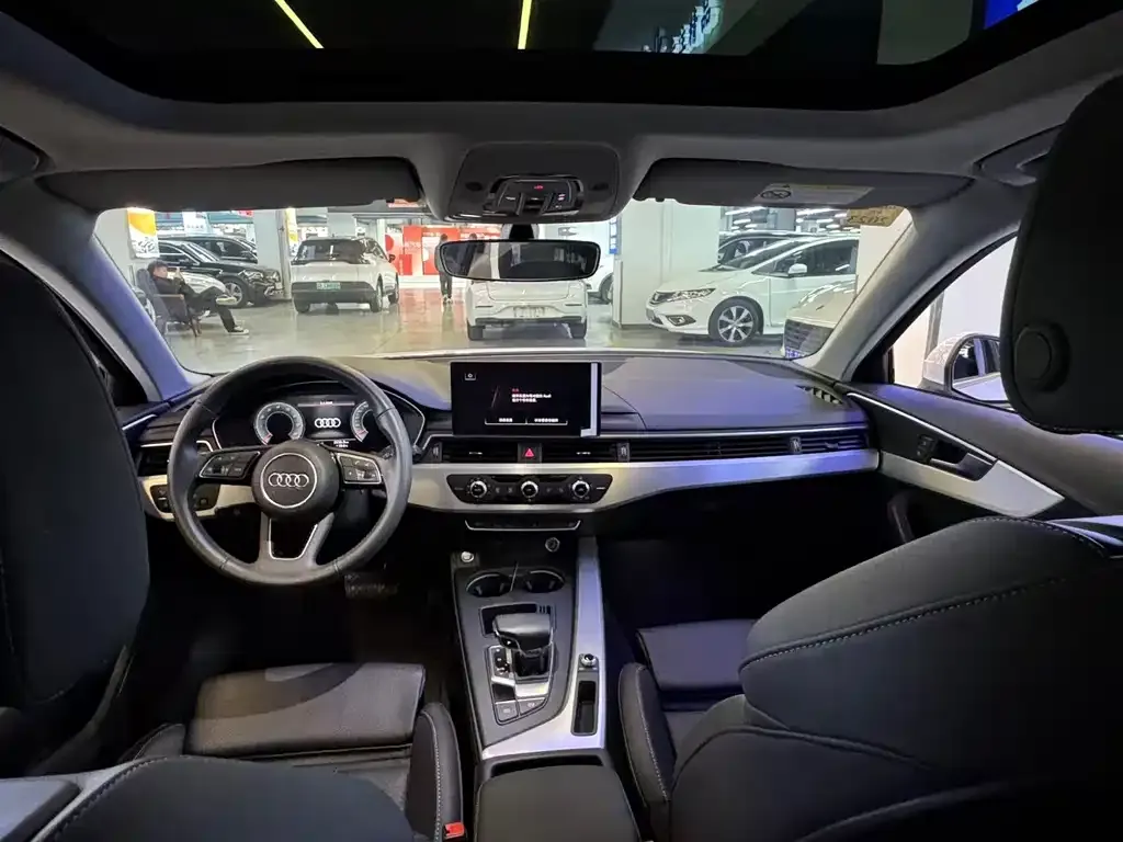 Audi A4L 2021 из CN, фото 10