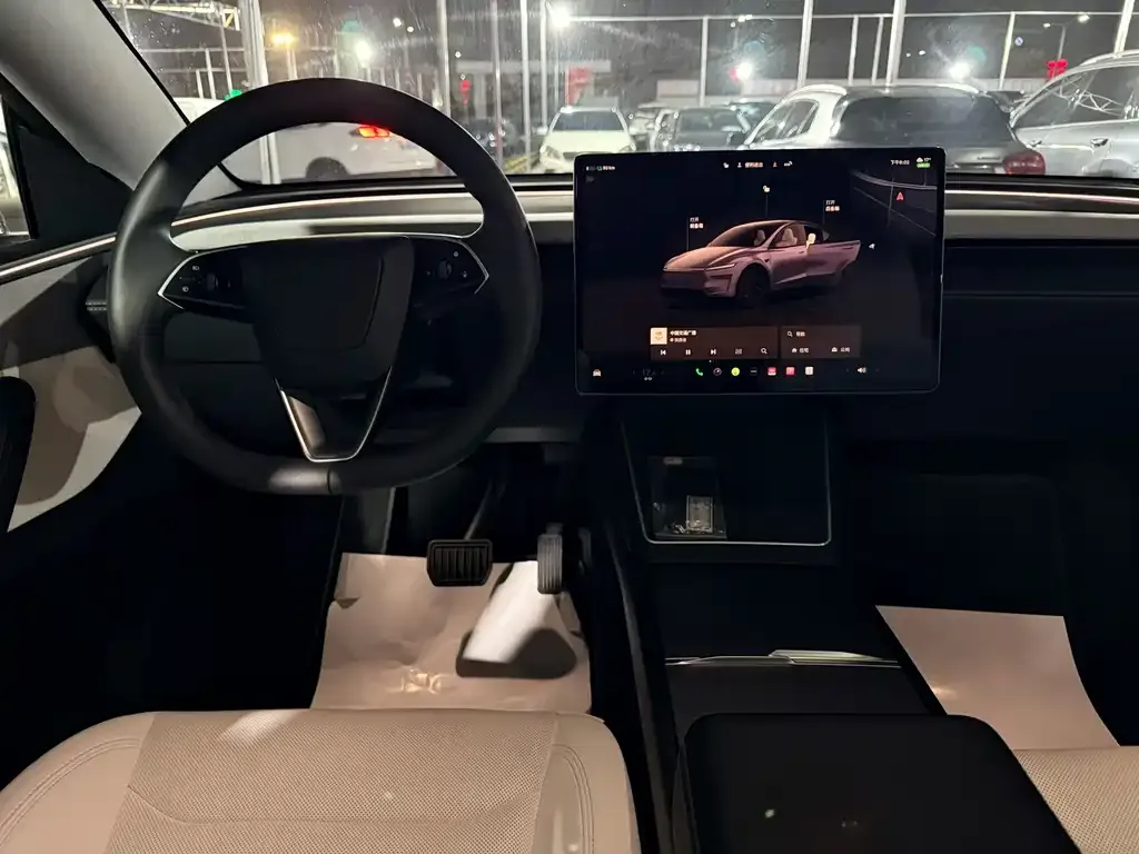 Tesla Model Y — фото 4