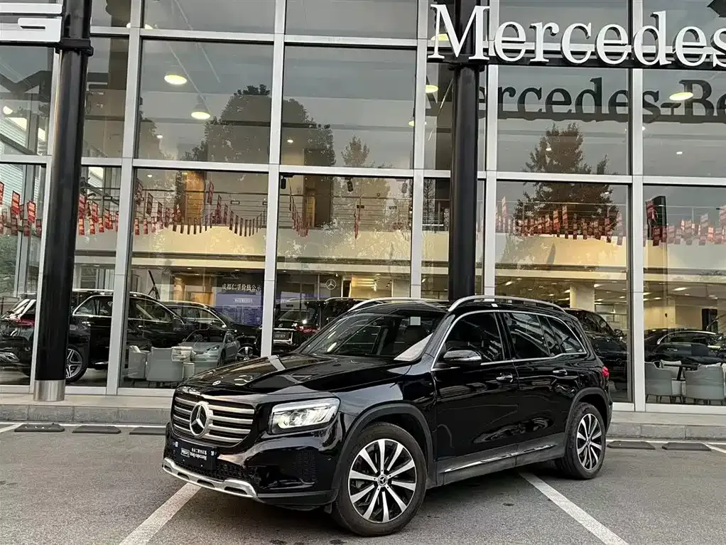 Mercedes-Benz GLB — фото 1