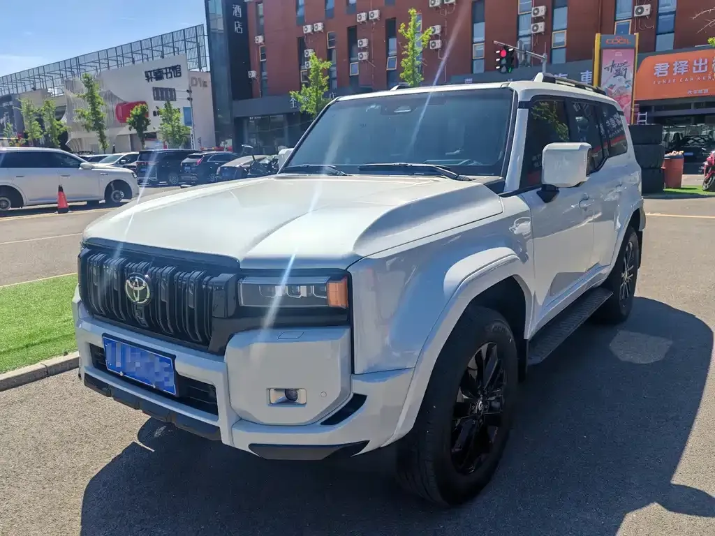 Toyota Prado — фото 1