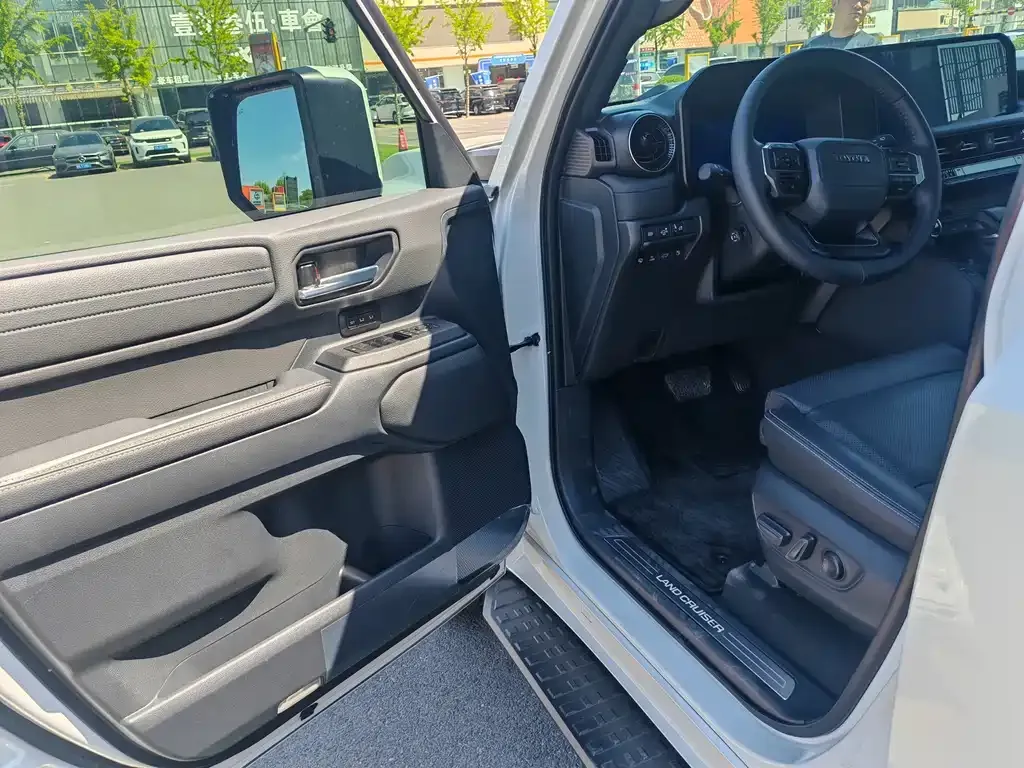 Toyota Prado — фото 3