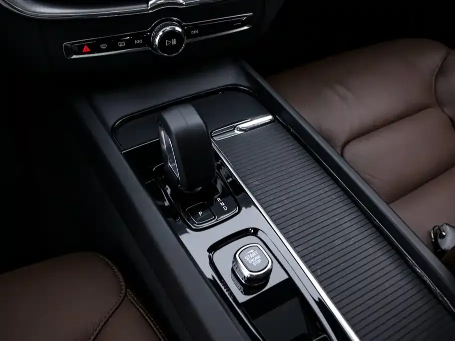 Volvo XC60 2022 из CN, фото 9