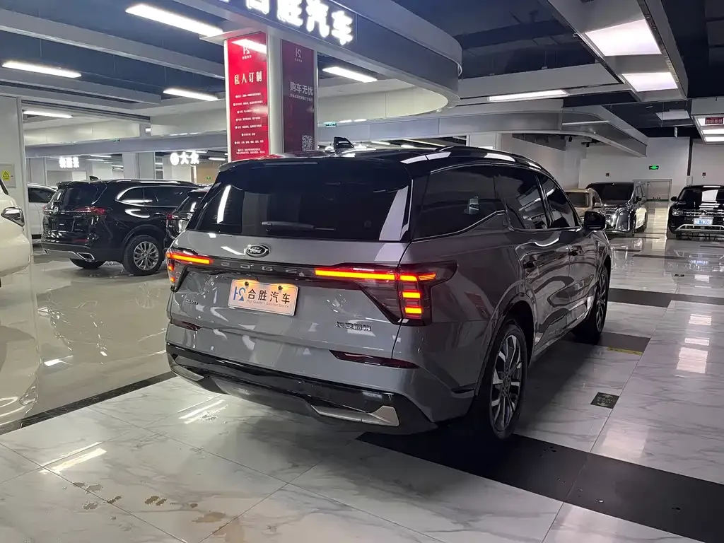 Ford Edge — фото 7