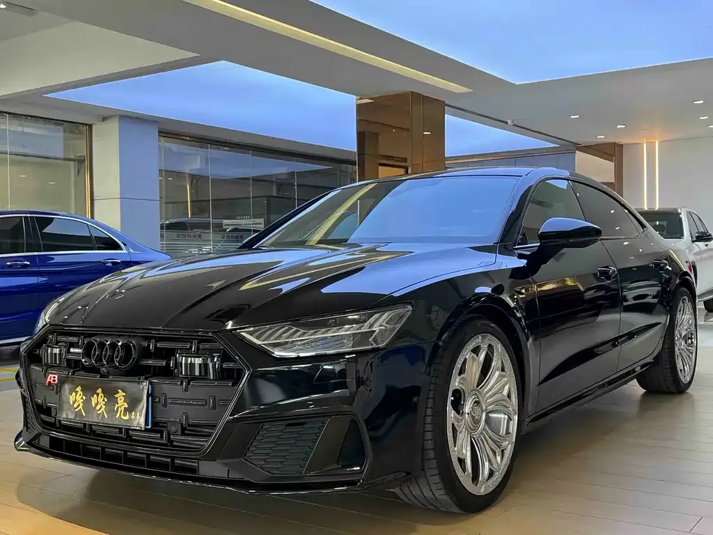 Audi A7L — фото 1