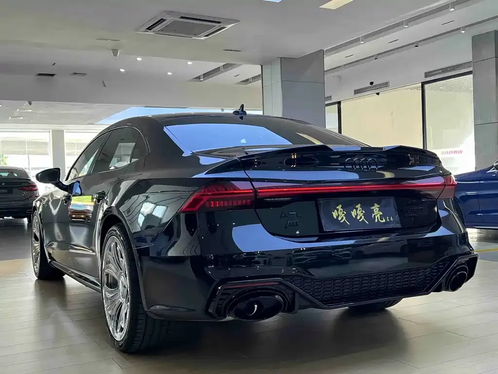 Audi A7L — фото 6