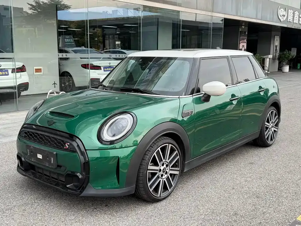 MINI Cooper (3-door) — фото 1