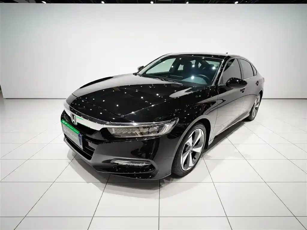 Honda Accord — фото 1