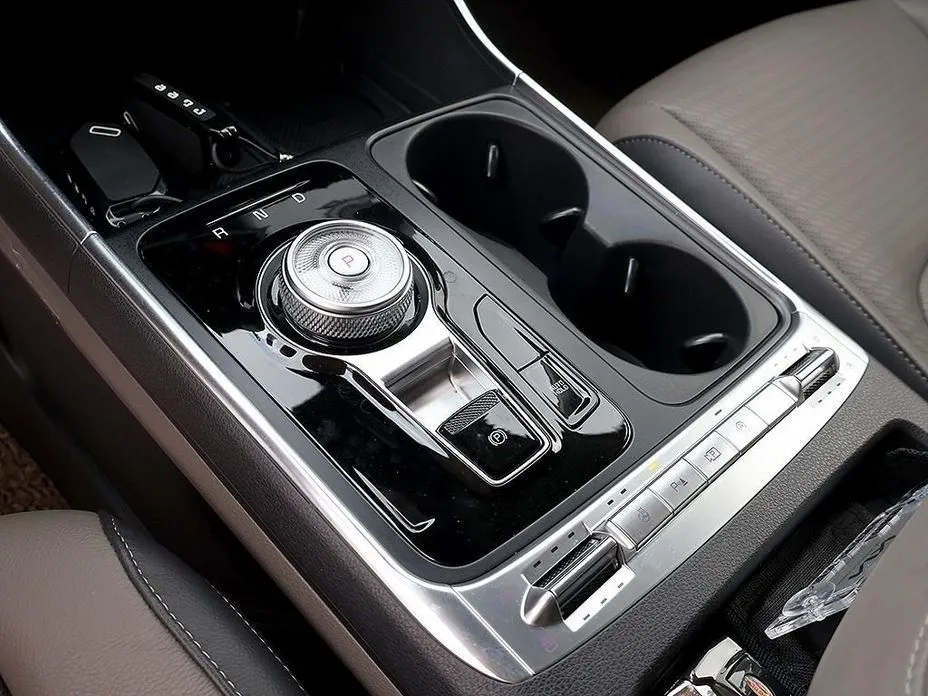 Kia Carnival — фото 10