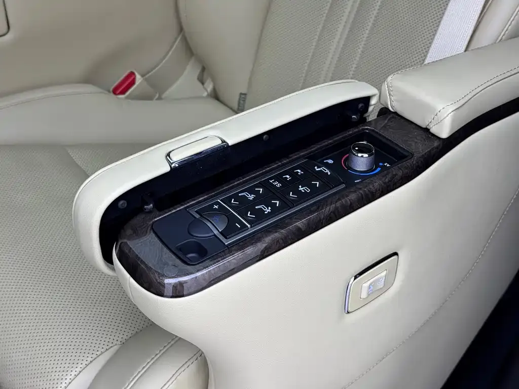 Toyota Vellfire 2023 из CN, фото 6