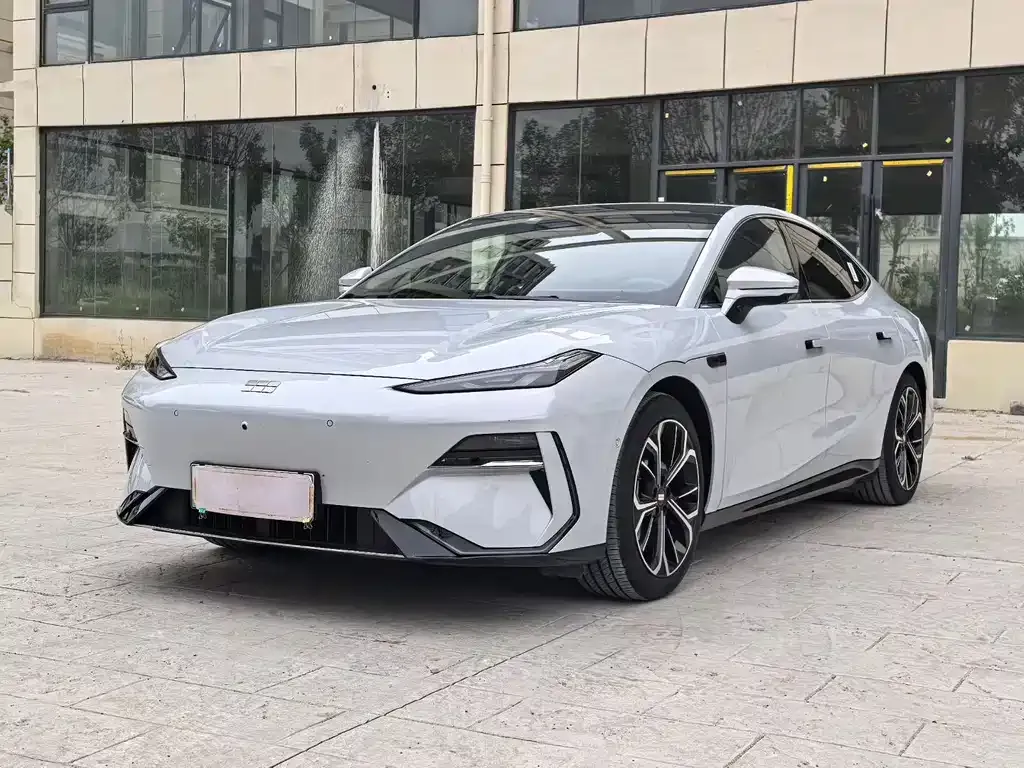 Geely Galaxy E8 — фото 1