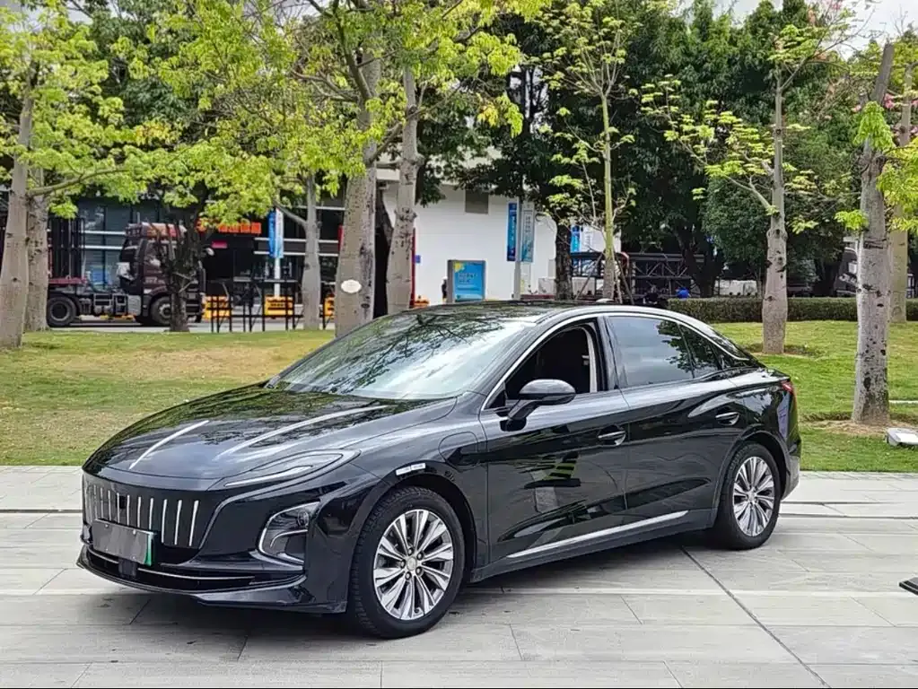 Hongqi E-QM5 — фото 1