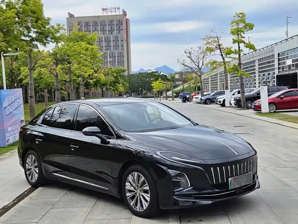 Hongqi E-QM5 — фото 3