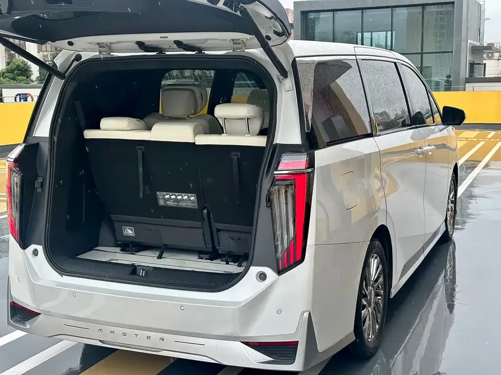 GAC Motor Trumpchi M8 — фото 10