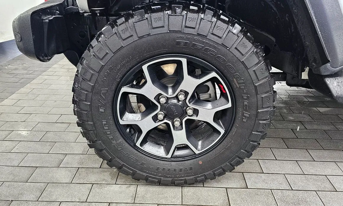 Jeep Wrangler — фото 10