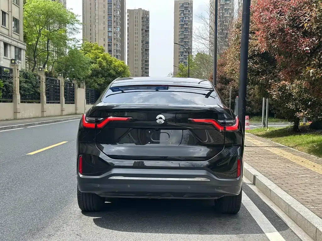 NIO EC6 — фото 10