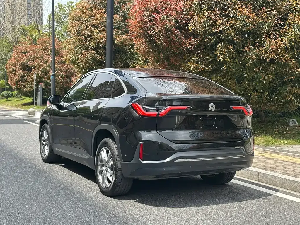 NIO EC6 — фото 7