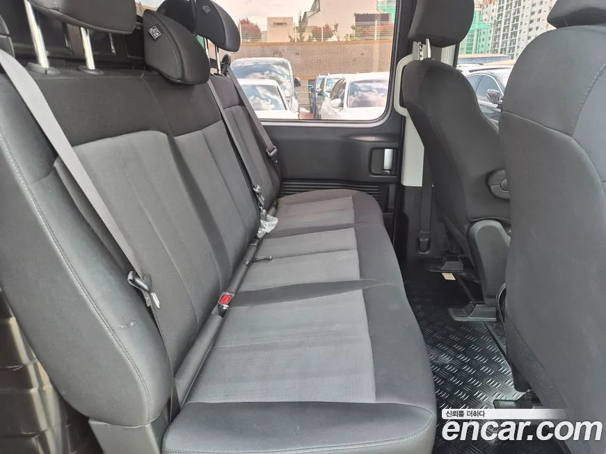 Hyundai Staria — фото 2