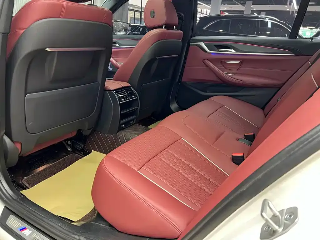 BMW 5 Series 2022 из CN, фото 3